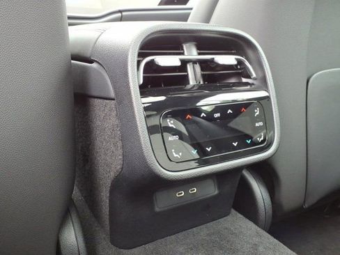 New 2026 Mercedes-Benz E 53 AMG e 4MATIC Sedan image 19