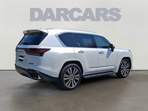 New 2025 Lexus LX 600 4WD w/ Luxury Package image 4