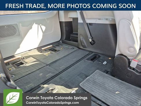 Used 2017 Toyota Sienna Limited image 11