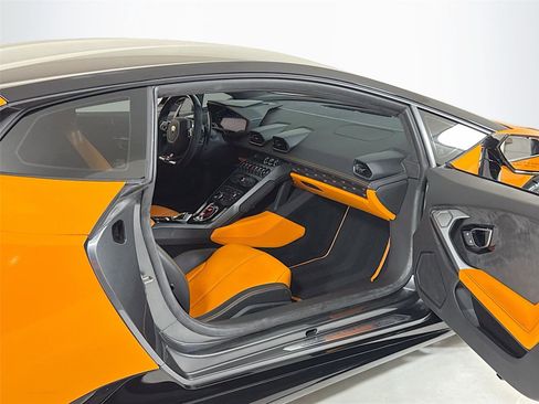 Used 2017 Lamborghini Huracan LP 580-2 RWD image 27
