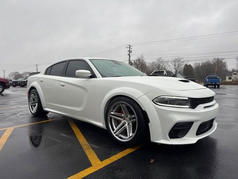 Used 2016 Dodge Charger R/T Scat Pack w/ Technology Group image 4