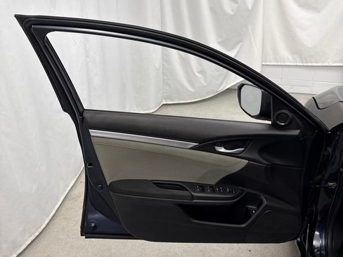 Used 2018 Honda Civic EX-T image 11