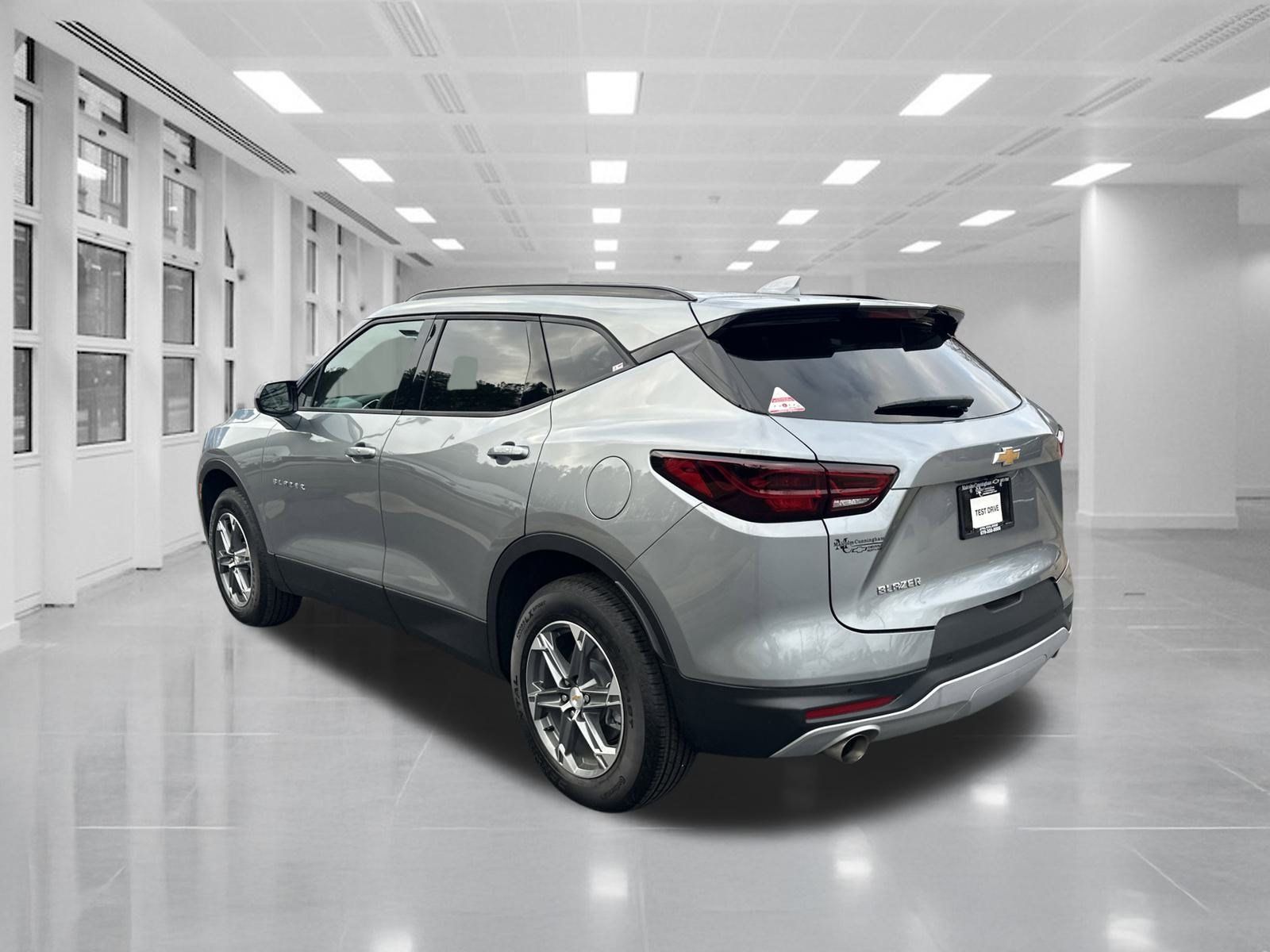 New 2025 Chevrolet Blazer LT w/ Convenience Package FWD image 7