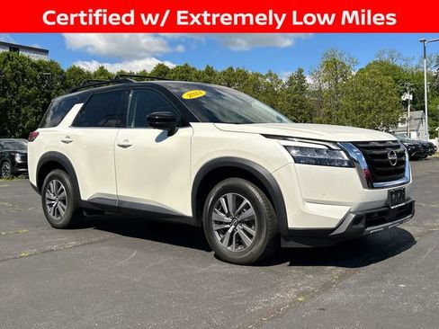 Certified 2023 Nissan Pathfinder SL AWD/4WD image 1
