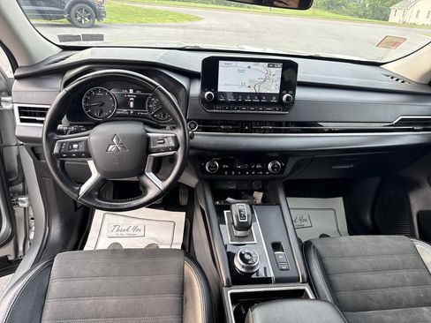 Used 2024 Mitsubishi Outlander SE AWD/4WD image 15