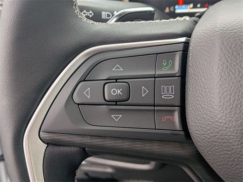 New 2025 Jeep Grand Cherokee Altitude image 20