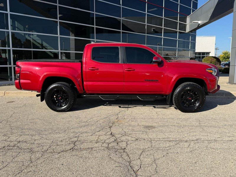 Used 2018 Toyota Tacoma TRD Sport AWD/4WD image 2