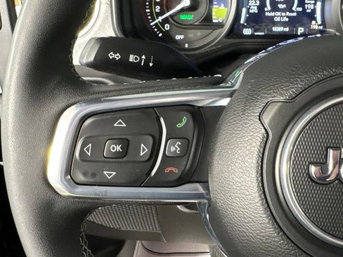 Certified 2025 Jeep Wrangler Unlimited Sahara AWD/4WD image 13