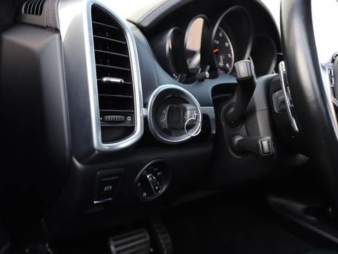 Used 2017 Porsche Cayenne GTS image 39