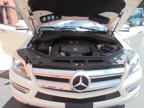 Used 2015 Mercedes-Benz GL 450 4MATIC w/ Lighting Package image 35