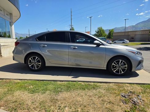 Certified 2022 Kia Forte LXS FWD image 4