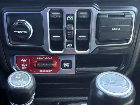 Used 2019 Jeep Wrangler Unlimited Rubicon AWD/4WD image 38