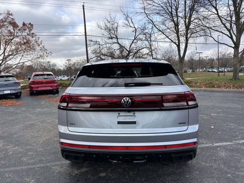 New 2026 Volkswagen Atlas Cross Sport SEL R-Line AWD/4WD image 6