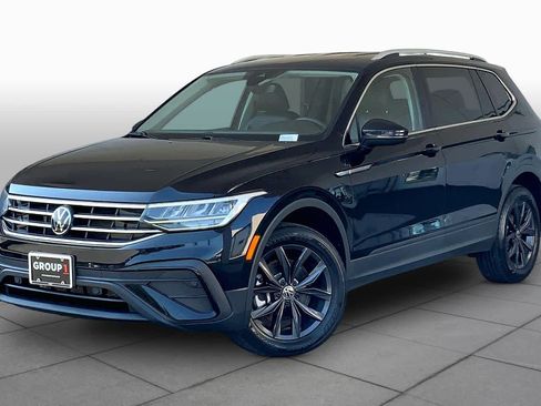 Used 2024 Volkswagen Tiguan SE AWD/4WD image 1