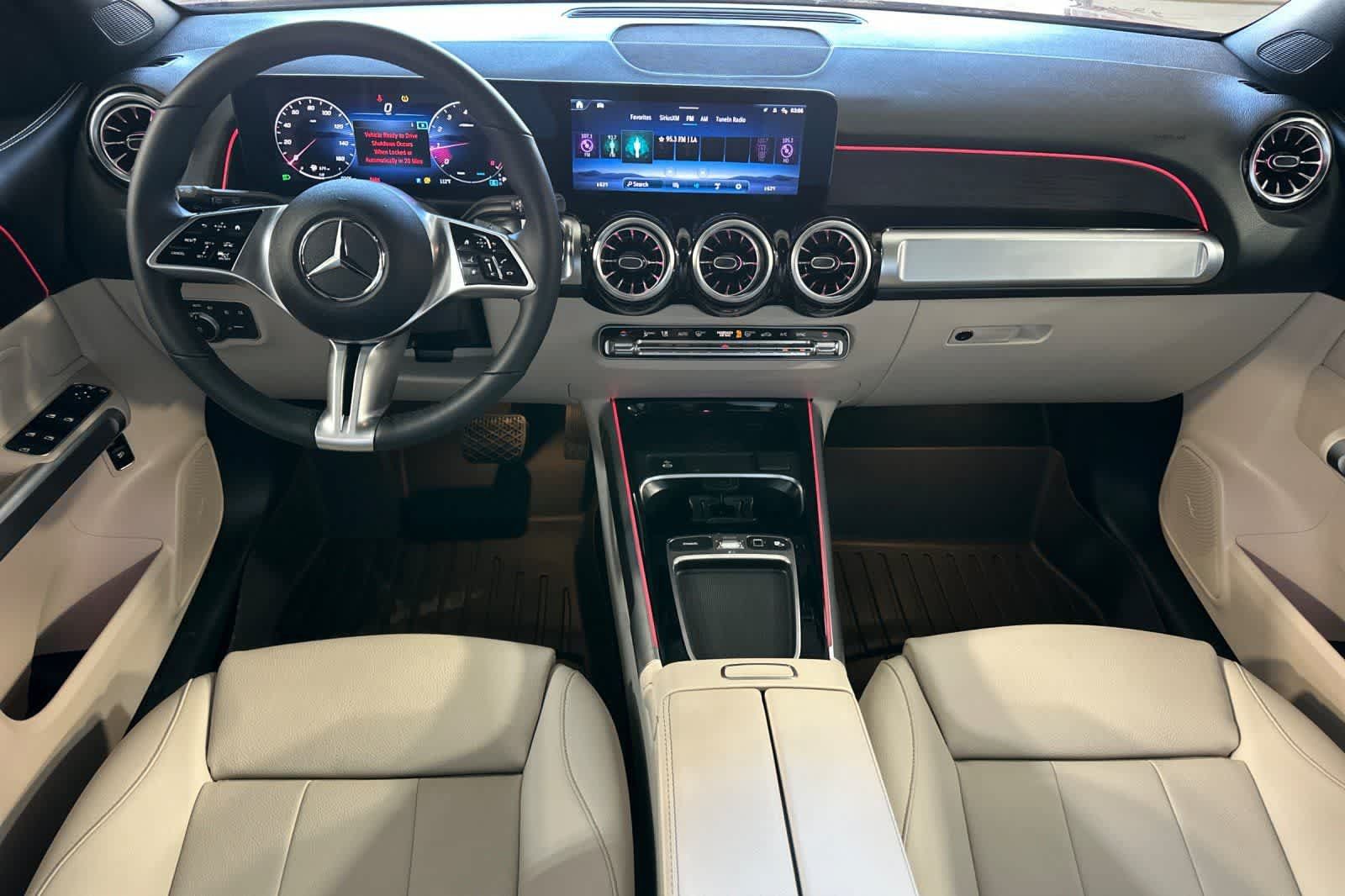 Used 2026 Mercedes-Benz GLB 250 4MATIC image 4