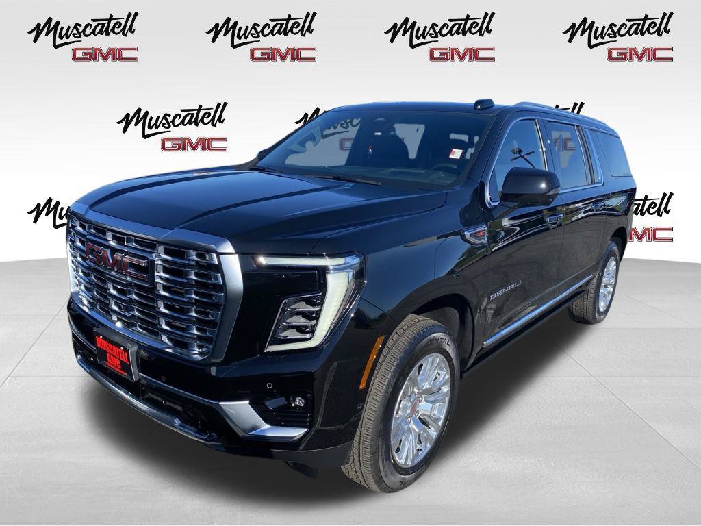 Used 2026 GMC Yukon XL Denali w/ Sun & Power Step Package AWD/4WD image 3