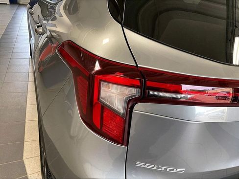 Used 2024 Kia Seltos LX AWD/4WD image 32