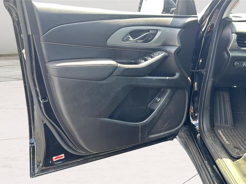 Used 2020 Chevrolet Traverse LT FWD image 17