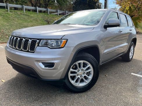 Used 2018 Jeep Grand Cherokee Laredo image 56