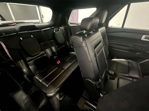 Used 2024 Ford Explorer ST-Line w/ Class IV Trailer Tow Package image 25