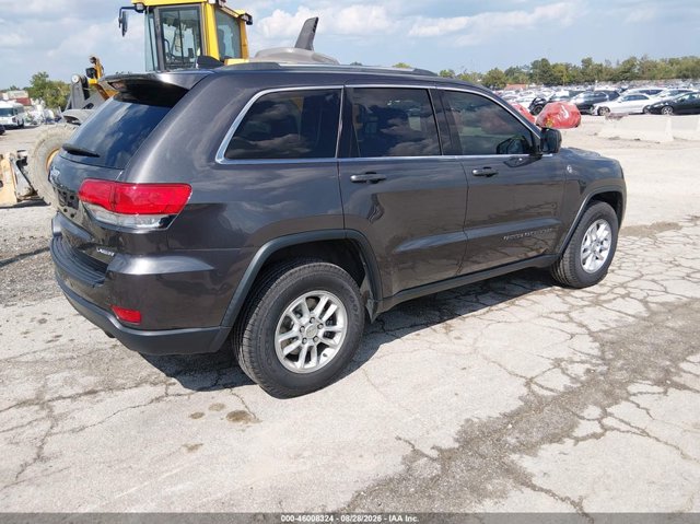 Used 2019 Jeep Grand Cherokee Laredo AWD/4WD image 3