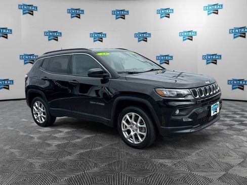 Used 2023 Jeep Compass Latitude AWD/4WD image 8