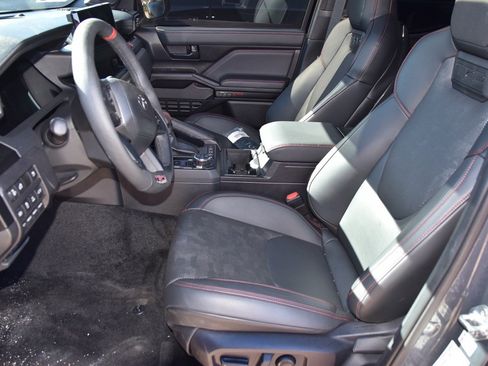 Used 2025 Toyota Tacoma TRD Pro image 10