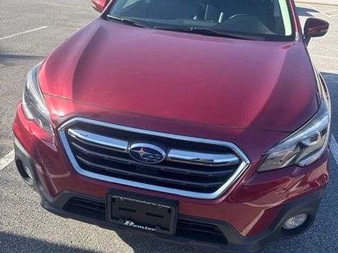 Used 2018 Subaru Outback 2.5i Limited AWD/4WD image 3