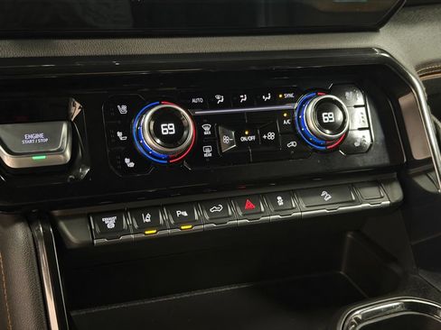 Certified 2025 GMC Sierra 2500 AT4 w/ AT4 Premium Plus Package AWD/4WD image 43