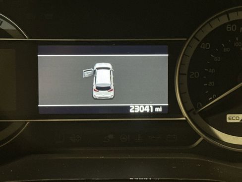 Certified 2022 Kia Niro LX image 22