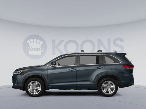 Used 2017 Toyota Highlander Limited Platinum AWD/4WD image 4