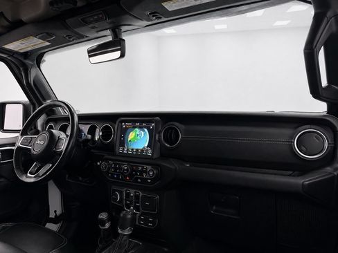 Used 2022 Jeep Wrangler Unlimited Sahara w/ Cold Weather Group AWD/4WD image 28