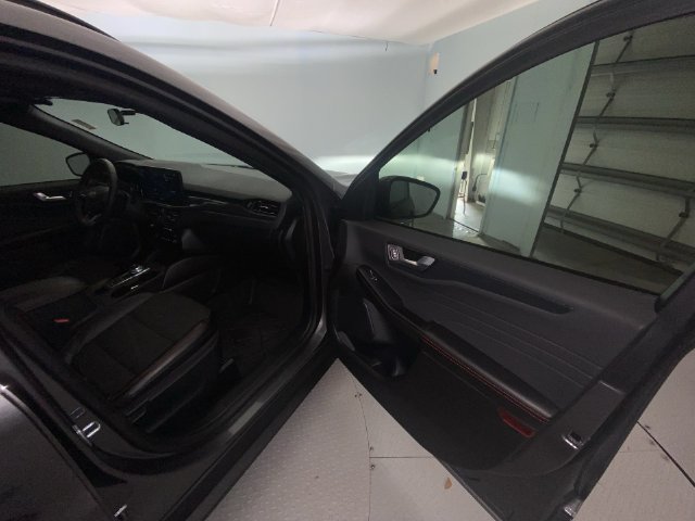 Used 2024 Ford Escape ST-Line w/ Tech Pack #1 FWD image 25