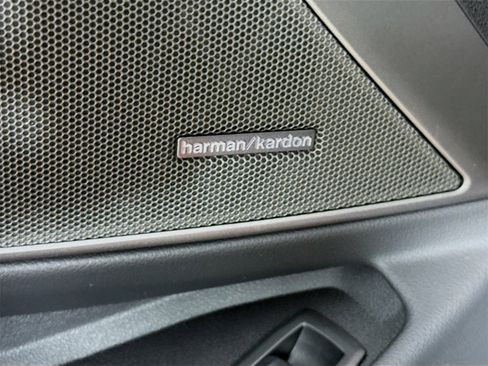 Used 2025 BMW 330i Sedan w/ M Sport Package image 19