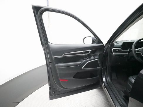 Used 2025 Kia Telluride S image 29