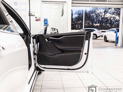Used 2019 Tesla Model S 100D image 38