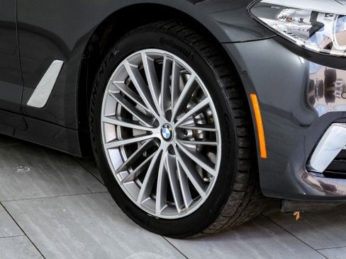 Used 2020 BMW 530i xDrive w/ Premium Package image 62