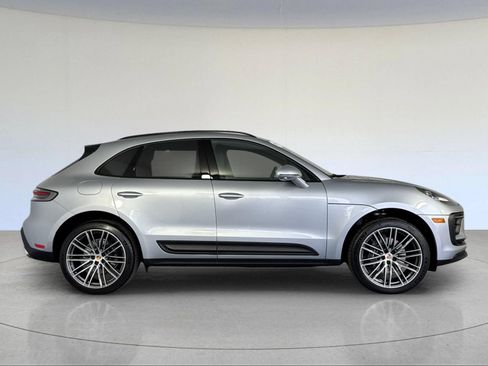 Used 2026 Porsche Macan AWD/4WD image 9