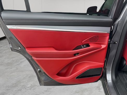 Used 2024 Jeep Wagoneer Launch Edition image 17