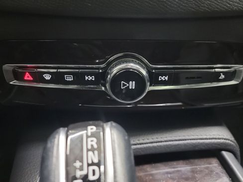 Used 2019 Volvo XC90 T6 Momentum w/ Advanced Package AWD/4WD image 21