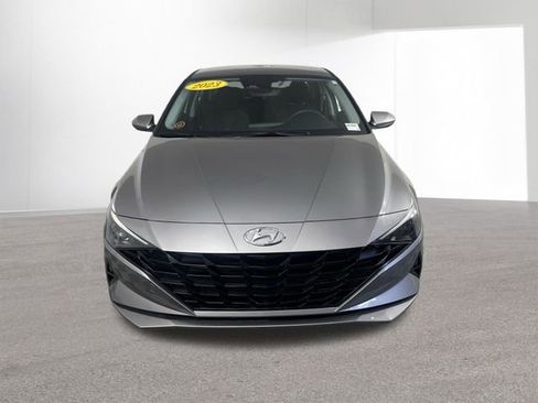 Used 2023 Hyundai Elantra SE w/ Preferred Accessory Package image 16