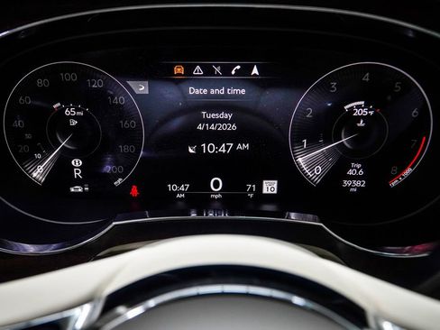 Used 2021 Bentley Bentayga AWD/4WD image 42