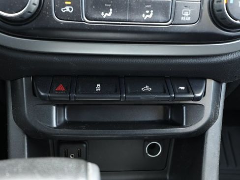 Used 2021 Chevrolet Colorado LT w/ LT Convenience Package RWD image 19
