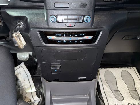 Used 2022 Ford Explorer Base image 17