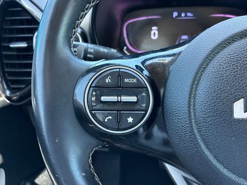 Used 2024 Kia Soul GT-Line FWD image 21