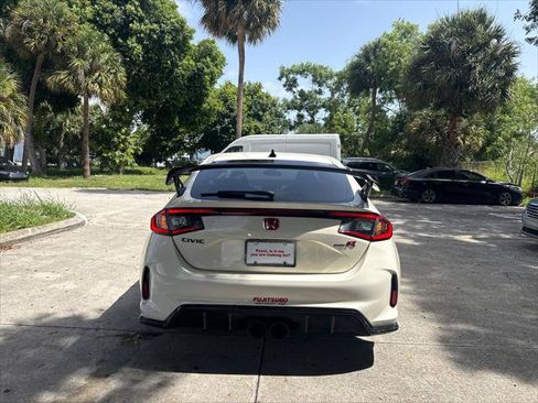 Used 2023 Honda Civic Type R image 8