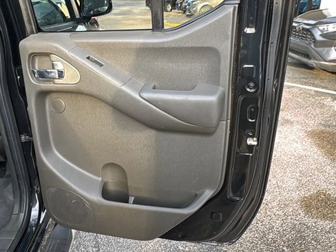 Used 2020 Nissan Frontier PRO-4X w/ Pro-4x Utility Package image 30