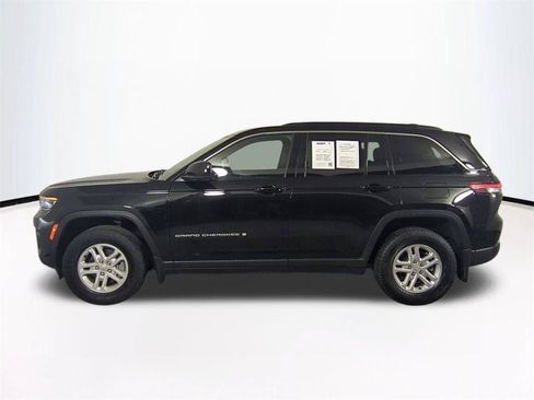 Used 2025 Jeep Grand Cherokee Laredo w/ Luxury Tech Group I AWD/4WD image 8