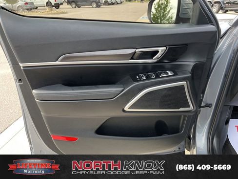 Used 2023 Kia Telluride S w/ S Sunroof Package AWD/4WD image 6
