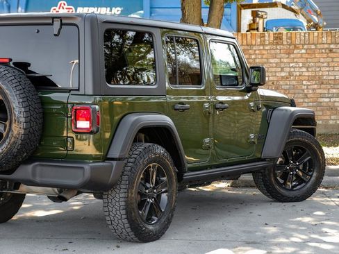 Used 2021 Jeep Wrangler Unlimited Sport image 17